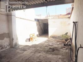 *Casa de planta baja, con acceso a dos calles, 191m2 de suelo, por solo 59.000 Euros* photo 0