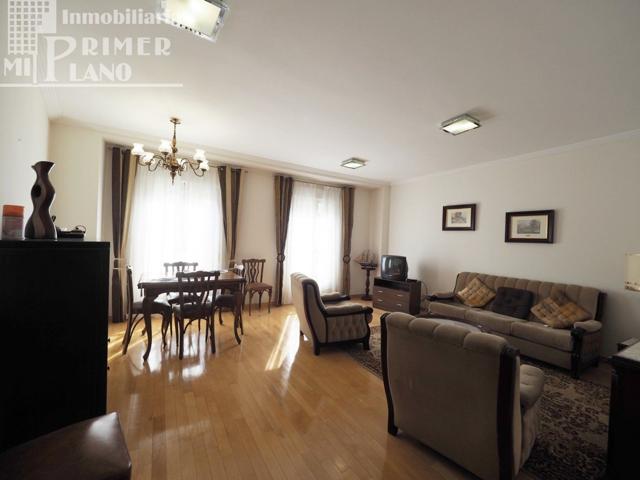 *Vivienda exterior, totalmente amueblada, ascensor, 3dormitorios, 2 baños y garaje, c-D. Victor* photo 0