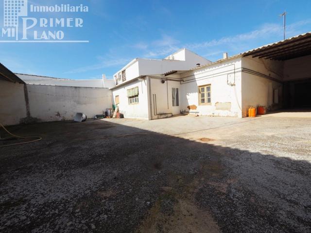 Casa de planta baja en Argamasilla de Alba, de 382 m2 de superficie + cochera, por 75.000 € photo 0