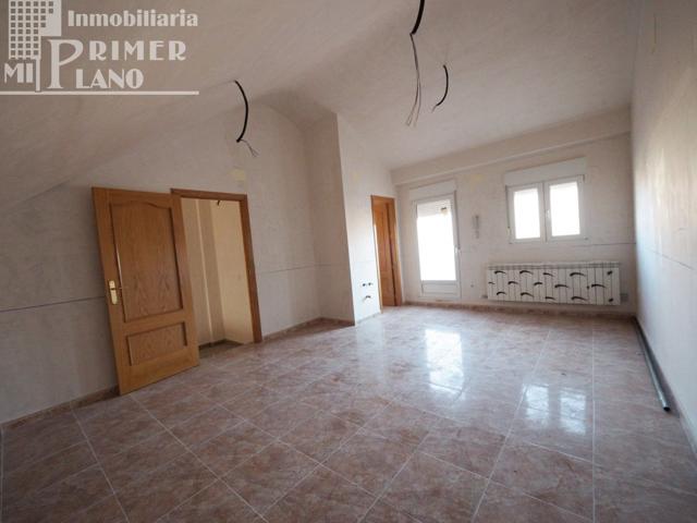 *VIVIENDA DE OBRA NUEVA, en barrio Europa, con 4 dormitorios, 3 baños, garaje y patio* photo 0