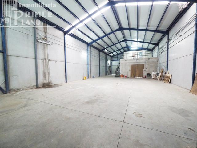 Se alquila nave con 364 m2 junto a calle campo photo 0