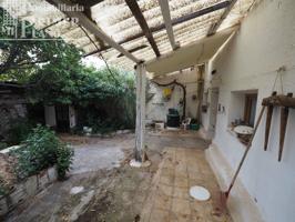 Se vende casa para reformar en pleno centro de Tomelloso con 228 m2 de terreno y 8,72 de fachada photo 0