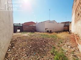 se vende solar con 271m2 y 10 metros de fachada en una de las mejores zonas de Tomelloso photo 0