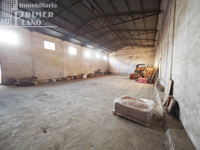 *¡OPORTUNIDAD! Se vende solar y nave en esquina, con 1.100 m2 y 68 metros de fachada, por 219.000€!* photo 0