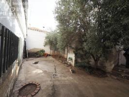 *Casa de 2 plantas junto a Plaza De Toros, 6 dormitorios, baño, salón, cocina y patio por 100.000€* photo 0