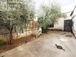*Casa de 2 plantas junto a Plaza De Toros, 6 dormitorios, baño, salón, cocina y patio por 85.000€* photo 0