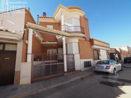 *Vivienda, amueblada, 2 plantas junto a c-Doña Crisanta con 3 dormitorios, 2 baños, garaje y patio* photo 0