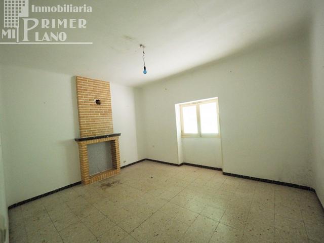 Casa en pleno centro de Argamasilla, para reformar o como solar con 723 m2 y 15 m de fachada photo 0