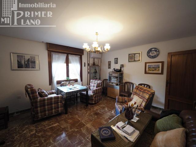 *Piso de 3 dormitorios y 2 baños con trastero en c-D.Victor Peñasco* photo 0