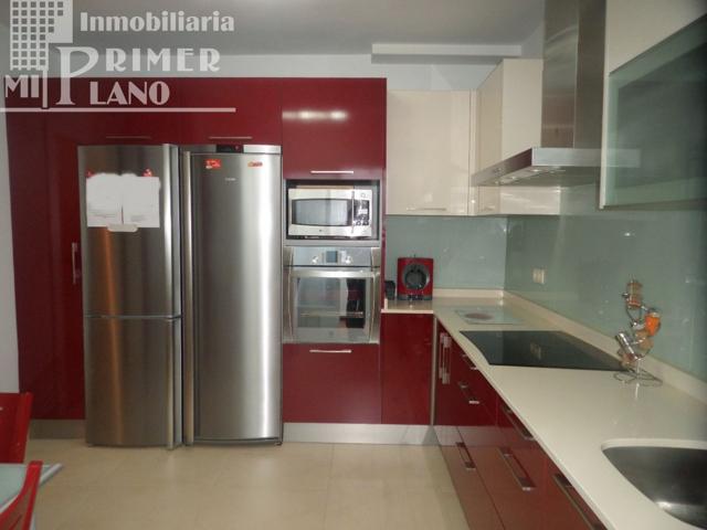 ¡Descubre esta magnífica casa en venta en Tomelloso, ubicada en la zona de Calle Estación! photo 0