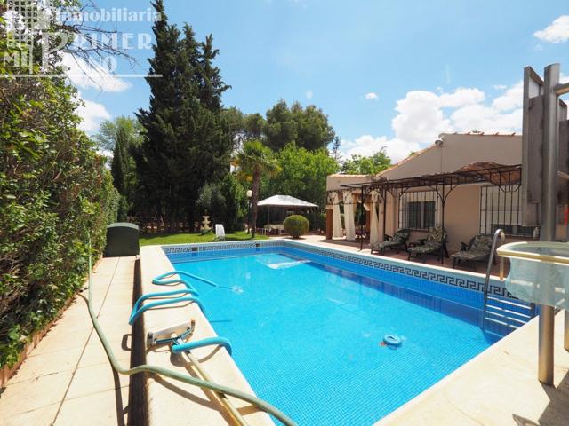 *¡Espectacular chalet en ctra.La Alavesa, para entrar a vivir, con 2300m2, 3 dormitorios y piscina!* photo 0