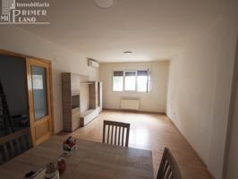 SE VENDE casa ADOSADA con 228 m2, con 4 dormitorios, patio y garaje photo 0