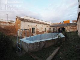Solar con piscina junto a c-Cervantes y c-O´donnell de Tomelloso de 239 m2 y 10,50 m de fachada photo 0