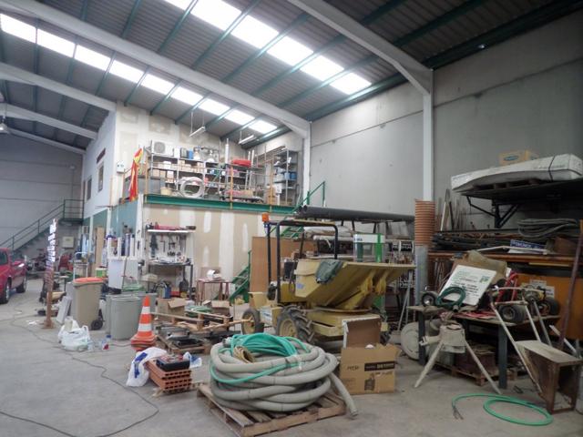 Nave Industrial En venta en En Poligono Industrial La Vereda Real, Argamasilla De Alba photo 0