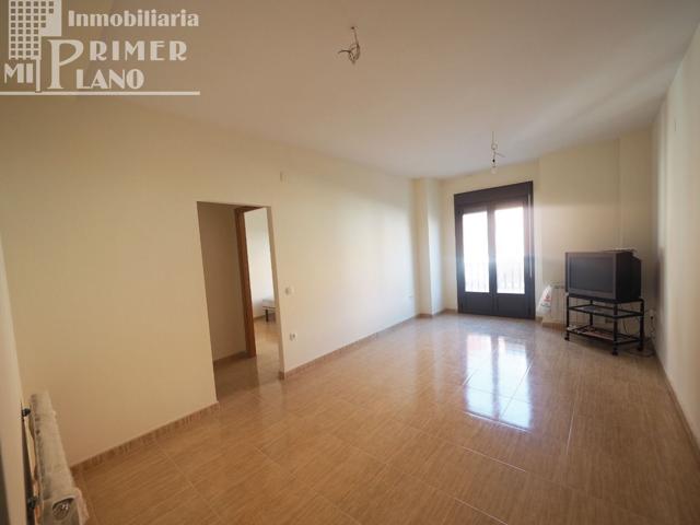 Piso nuevo a estrenar junto a calle Angel Izquierdo, de 3 dormitorios, 2 baños, patio y garaje photo 0