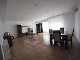 Piso de 3 dorm, 2 baños, trastero y 127 m2 por solo 105.000 euros. photo 0
