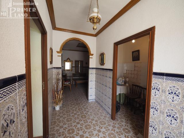 Se vende casa para reformar-tirar junto a la avenida Don Antonio Huertas con 297m2 y 12,5 de fachada photo 0