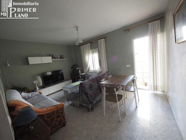 Casa de 2 plantas junto a calle Espinosa, de 2 dorm ,2 baños, amplio patio por solo 112.000 € photo 0