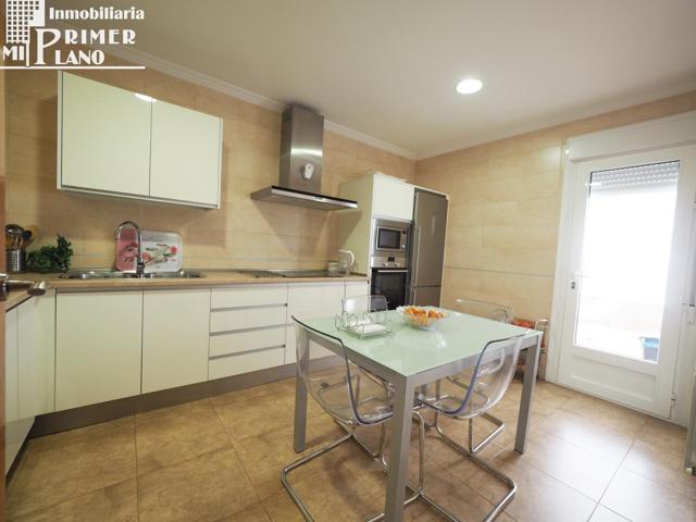 Casa indpendiente junto a Plaza de Toros, lista para entrar a vivir por solo 186.000 €. photo 0