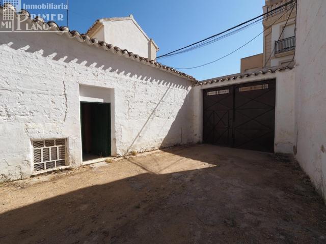 Se vende casa en la zona centro de Tomelloso con 289 metros de parcela photo 0