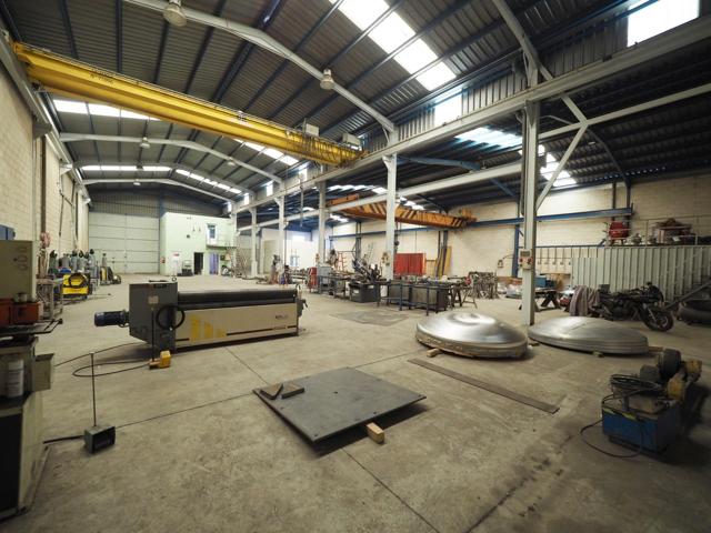 ¡Gran oportunidad! Nave industrial en Tomelloso photo 0