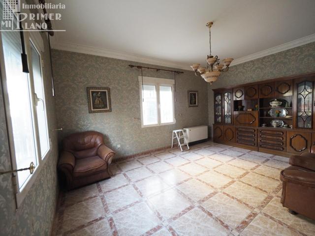 🏡 ¡Amplia casa en venta en Tomelloso! 🌟 photo 0