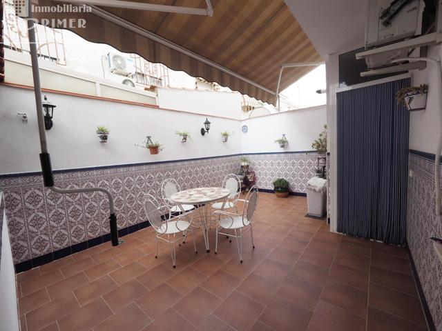 ¡Gran oportunidad en Tomelloso! Adosado en zona Castilla-La Mancha con garaje doble y patio photo 0