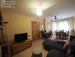 🏡 Excepcional Adosado en Argamasilla de Alba – Espacio, Confort y Ubicación photo 0