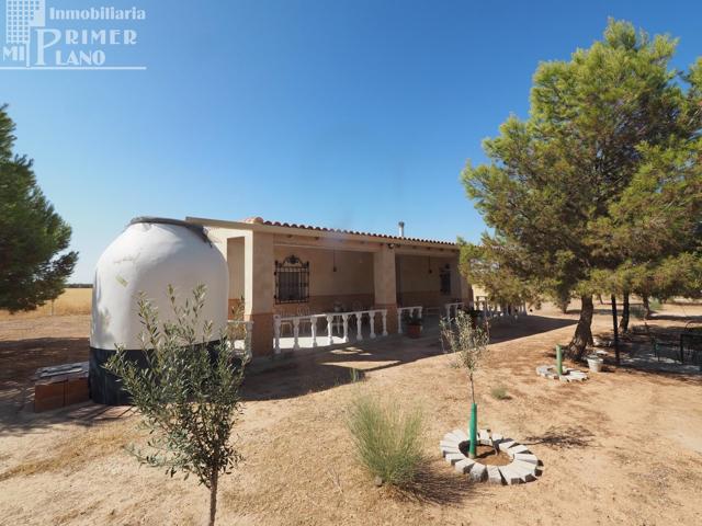 Chalet en Tomelloso - Carretera Ossa e Montiel. NO TIENE AGUA Y LUZ DE GASOIL photo 0