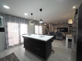 Amplia Casa en Tomelloso - Zona San Roque con Energía Solar y Modernas Comodidades photo 0