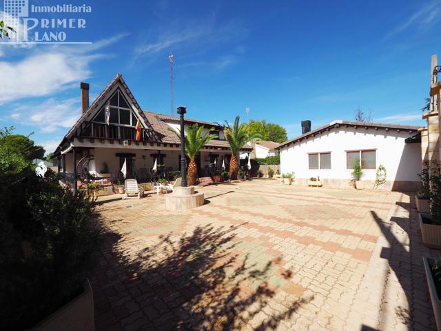 Impresionante Chalet en Tomelloso con Amplias Habitaciones y Urbanización Privada photo 0