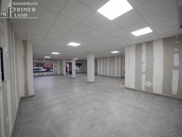 Local Comercial en Alquiler junto Paseo San Isidro, Tomelloso - ¡Ideal para tu Negocio! photo 0