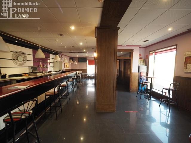 Local Comercial + viviena en Ossa de Montiel - Ideal para Inversión photo 0