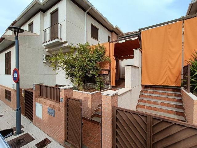 CASA EN PULIANAS-URB. LA JOYA photo 0