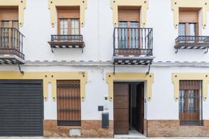Casa de 2 plantas en el corazón de Sevilla photo 0
