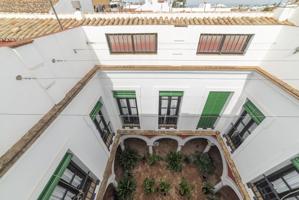 Casa de dos plantas en Carmona photo 0