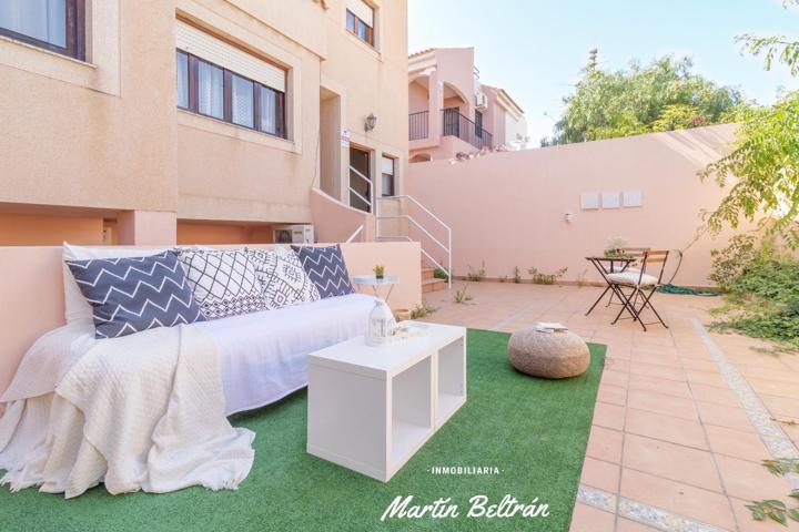 Exclusivo chalet independiente en Nueva Almería, a solo 3 minutos de la playa. photo 0
