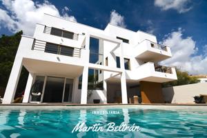 🏡 Exclusivo Chalet en La Envía Golf | Diseño, Seguridad y Calidad de Vida photo 0