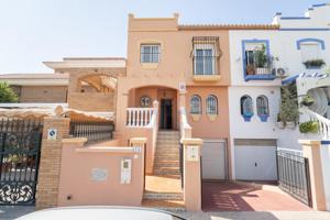 🏡 TRIPLEX EN “URB. LOS PINOS” HUÉRCAL DE ALMERÍA CON SÓTANO PARA 4 COCHES (se vende amueblado) photo 0