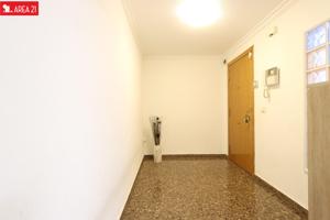 PISO CON TERRAZA Y GARAJE photo 0