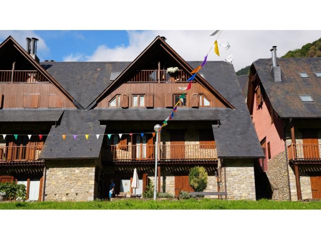Casa En venta en Bossòst photo 0