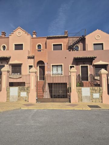 Casa En venta en Arroyo Vaquero, Estepona photo 0