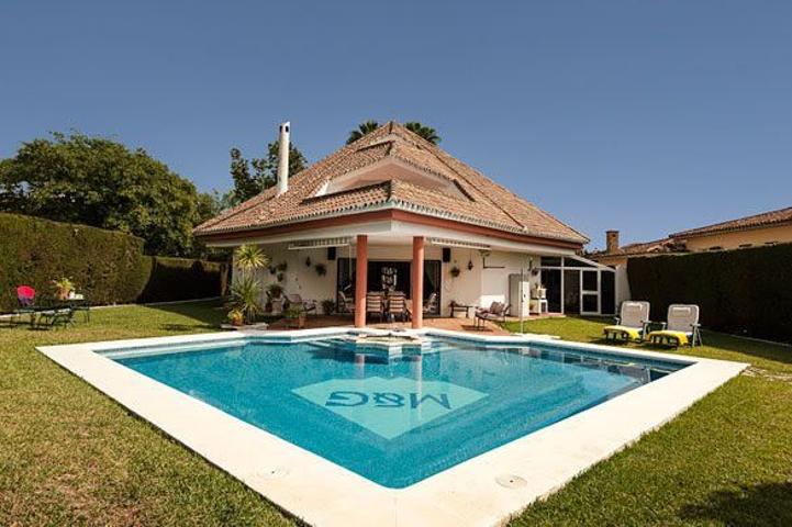 Casa En venta en Whater Gardens, Estepona photo 0