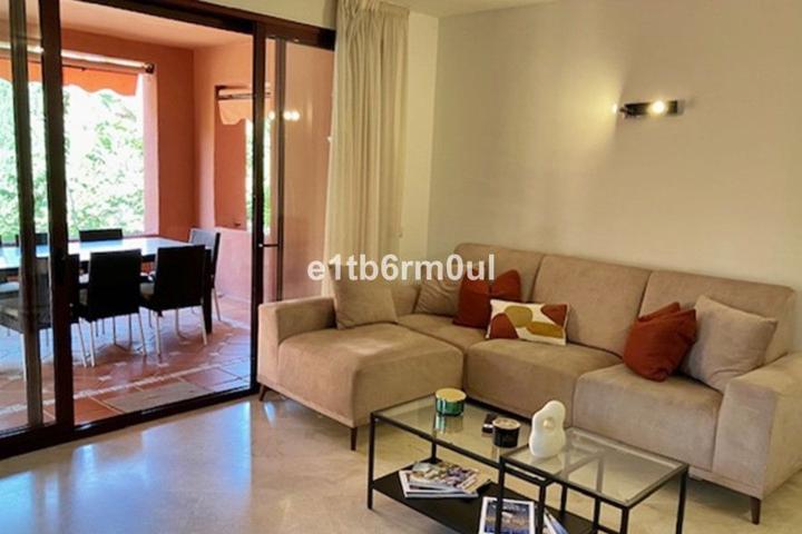 Piso En venta en Las Chapas-Alicate Playa, Marbella photo 0