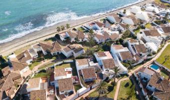 Casa En venta en Parque Central, Estepona photo 0