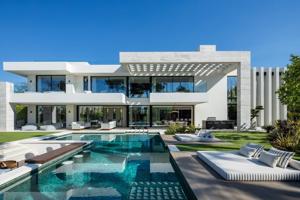Casa En venta en Puerto Banus, Marbella photo 0