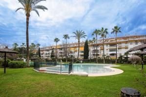  Ático En venta en Puerto - Puerto Banús, Marbella photo 0