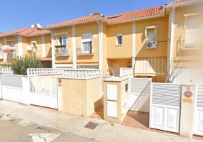 Chalet adosado en Alovera photo 0