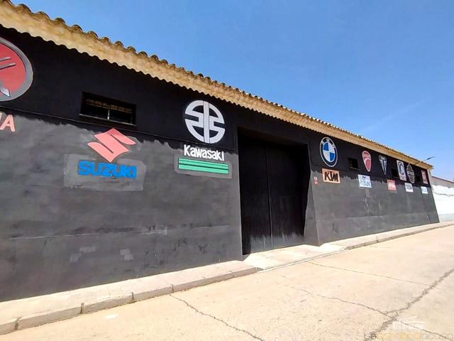 OPORTUNIDAD DE INVERSIÓN - DESGUACE DE MOTOS photo 0