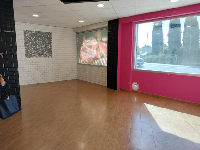 Local comercial rotonda Parc Central photo 0